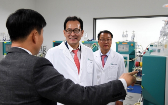 [Photo News] Deputy Finance Minister visits Celltrion headquarters