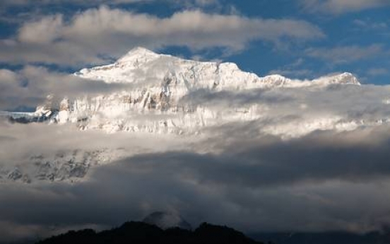 Snowstorm kills at least eight climbers on Nepal peak: officials