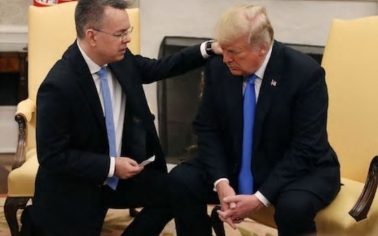 US pastor freed from Turkey prays with Trump in Oval Office