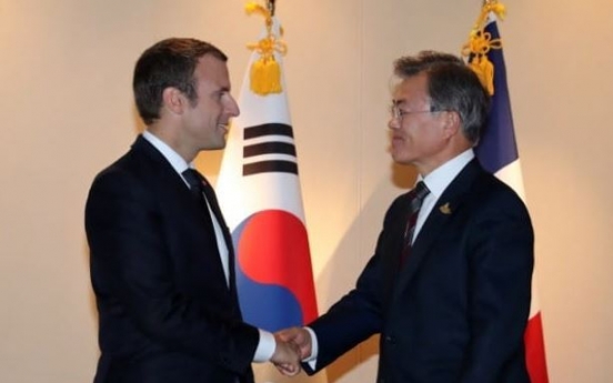 Moon to hold summit with Macron, seek concessions for N. Korea