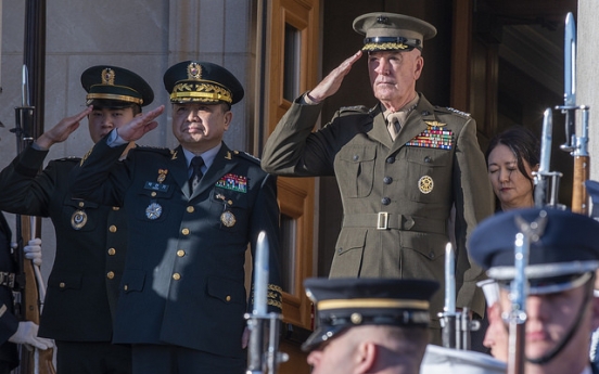 Military chiefs of Korea, US, Japan talk regional cooperation