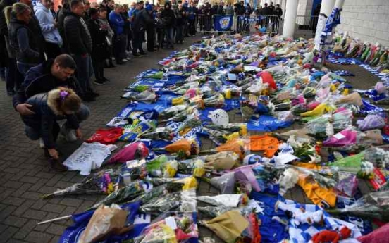 Flowers, wreaths laid at Leicester after helicopter crash