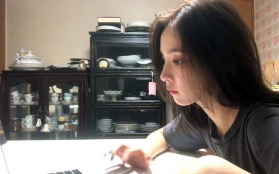 [Trending] Shin Se-kyung’s YouTube channel creates online buzz