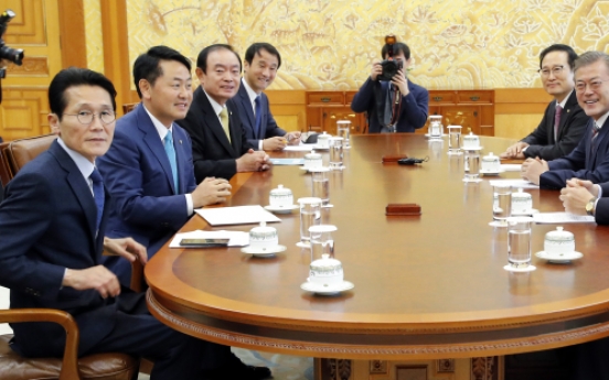 Government, parties agree to cooperate on economic, social issues