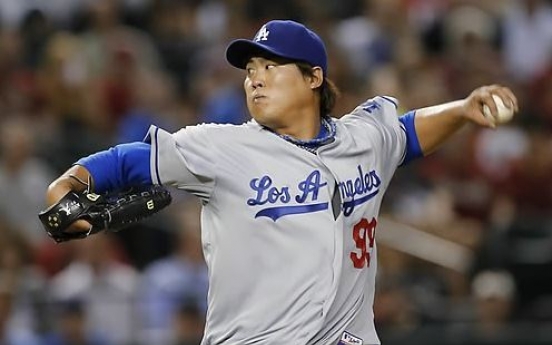 Ryu Hyun-jin to stay with Dodgers for 1 more year after