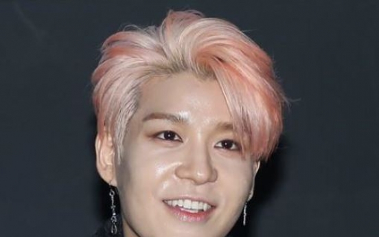 젝스키스 강성훈, 팬들에 사기·횡령 혐의 피소