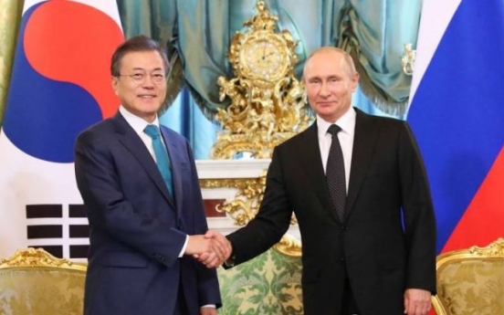 Moon to hold one-on-one summit with Putin