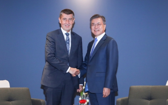 Leaders of S. Korea, Czech Republic pledge efforts to improve ties