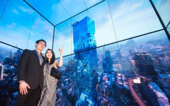 LG installs digital signage in Thai skyscraper elevator