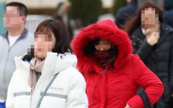 Cold wave hits Korea with mercury plunging to this year's lowest levels