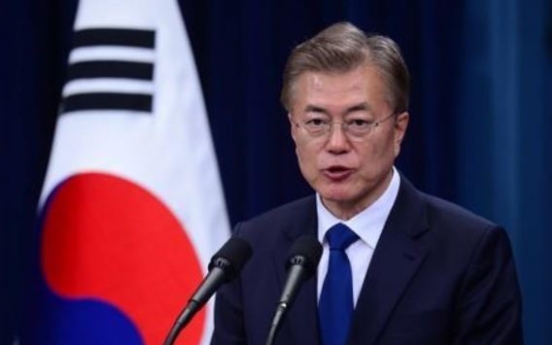 Moon orders measures to strengthen presidential officials' discipline