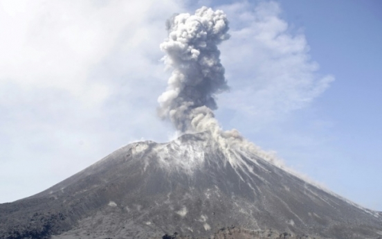 'Volcano' tsunami kills at least 168 in Indonesia