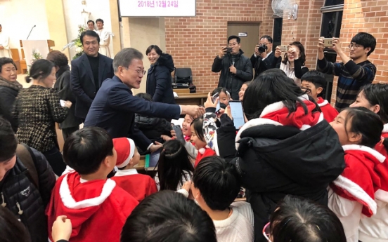 President Moon wishes warm, thoughtful Christmas to everyone