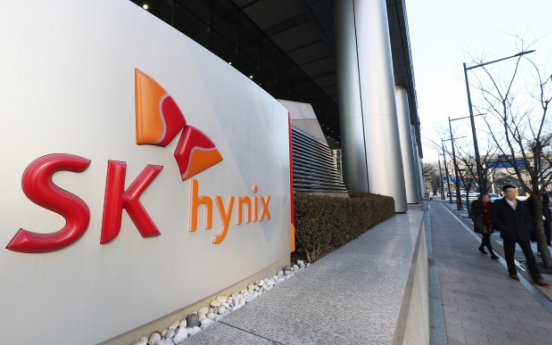 SK hynix to slash investment amid worsened outlook for chip demand