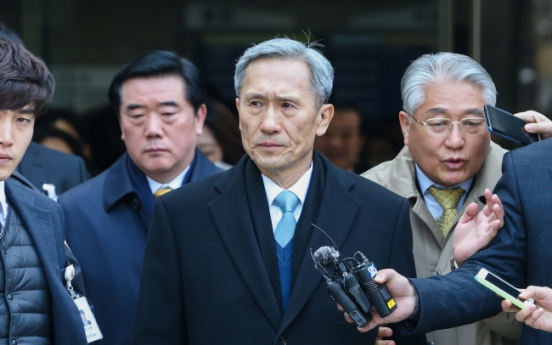 Ex-defense minister gets 2.5 years in jail for political meddling