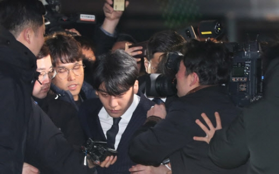 Police ‘senior superintendent’ questioned in Seungri scandal