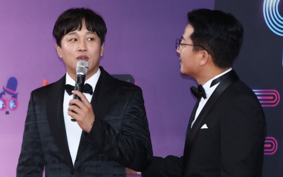 [Newsmaker] Police look into golf-betting allegations against Cha Tae-hyun, Kim Joon-ho