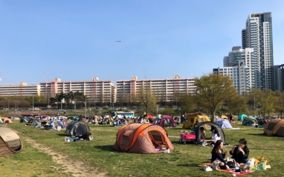 Seoul to fight against closed tents, trash in Hangang parks