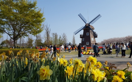 Into wetlands of Suncheon Bay, onto garden of Korea