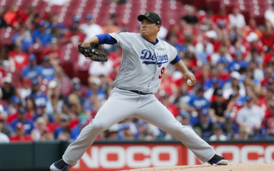 Dodgers' Ryu Hyun-jin extends scoreless streak to 31 innings, earns 6th win of '19