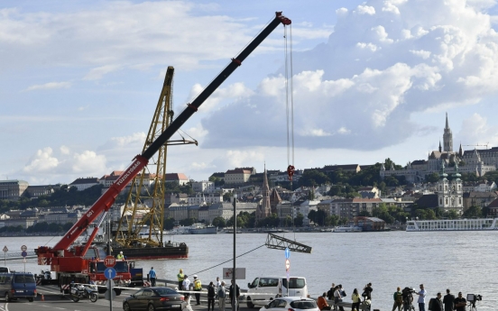 Hungary needs extended search for 21 missing in boat sinking