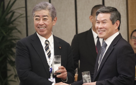 S. Korean, Japanese defense ministers hold first one-on-one talks since radar row