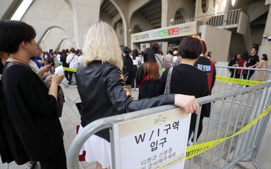 [Newsmaker] BTS fans complain of tight ID checks at Busan concerts