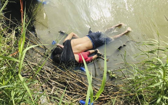 Father-daughter border drowning highlights migrants' perils