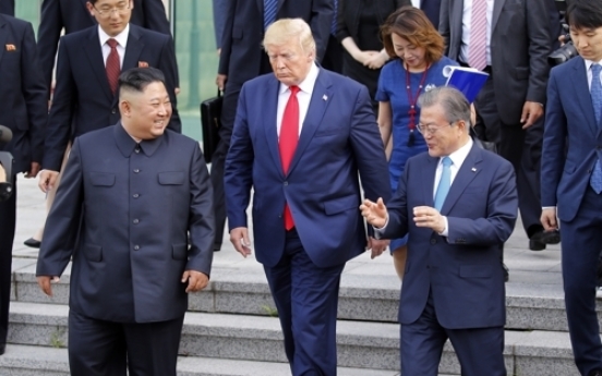 63% of S. Koreans back Trump-Kim-Moon meeting in DMZ: poll