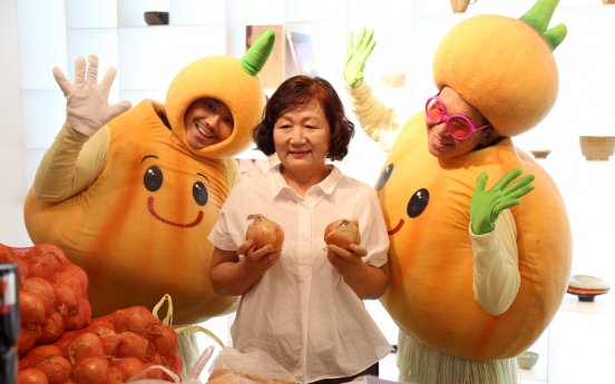 Korean Food Promotion Institute helps farmers as onion prices plummet