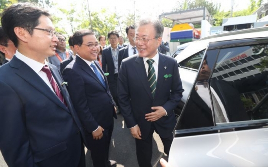 Moon's presidential hydrogen car debuts amid his clean energy drive