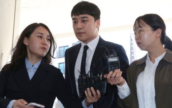 [Newsmaker] Police summon K-pop star Seungri over gambling charges