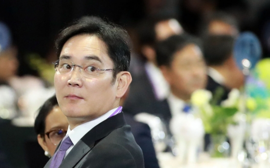 Samsung chief faces pivotal stage in bribery trial