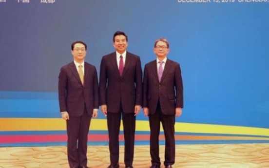 Senior diplomats of S. Korea, China, Japan met ahead of trilateral summit