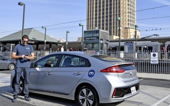 Hyundai Motor steps up car-sharing business in Los Angeles