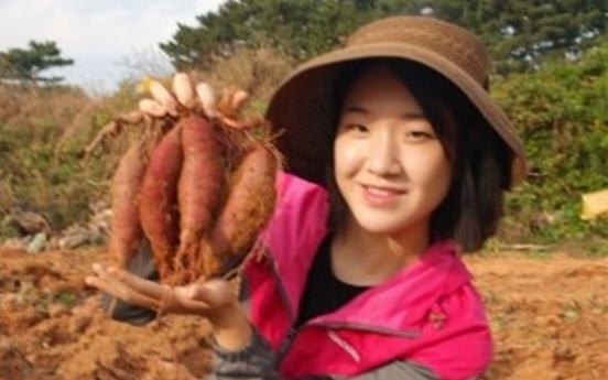 [News Focus] South Korea’s farm population halves in 20 years