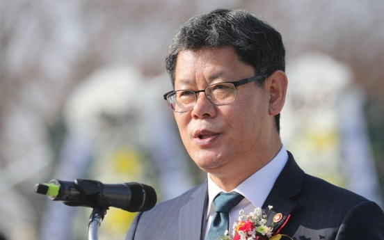 Seoul mulls providing financial aid to separated families for NK visit: minister