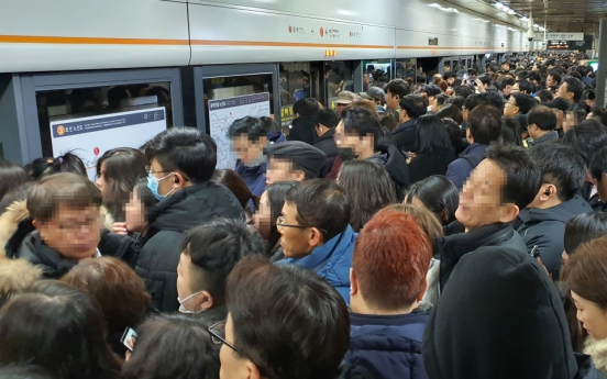 2.7b passengers used Seoul metro last year