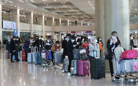 Stricter containment steps necessary for US arrivals: experts
