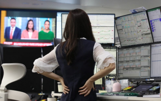 Korean stocks sharply down late Monday morning