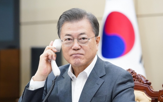 Moon, Gates agree on coronavirus vaccines, treatment in phone talks