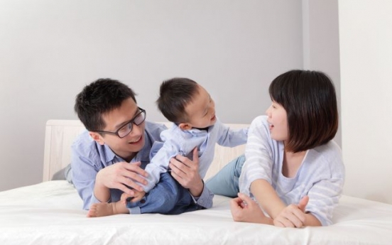 3 in 10 Koreans pick ‘good spouse, happy family’ as top condition for happiness