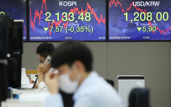 Seoul stocks snap 2-day winning streak amid spreading coronavirus concerns