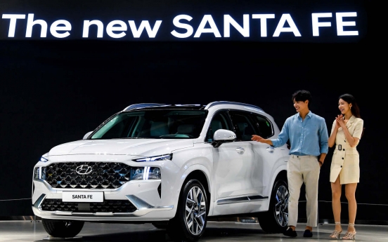 Hyundai Motor rolls out larger, smarter Santa Fe