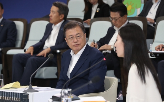 Moon's approval rating dips to 4-month low on real estate, N. Korea policies