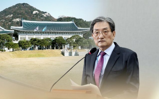 Moon's chief of staff, five senior aides offer to resign