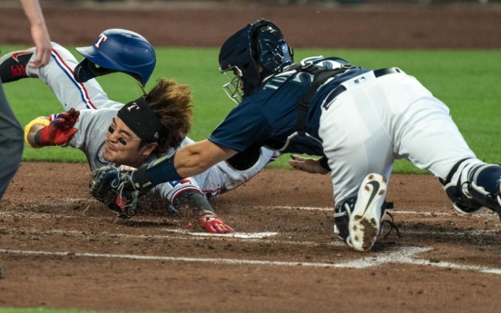 Rangers' Choo Shin-soo leaves game with sprained wrist