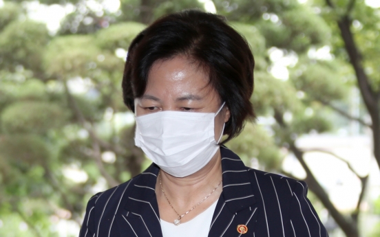 [Newsmaker] Justice minister apologizes over alleged power abuse scandal involving her son