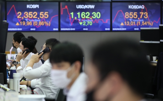 Seoul stocks open slightly higher on Wall Street rebound