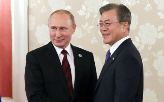 Moon, Putin hope to deepen cooperation on 30th anniv. of bilateral ties